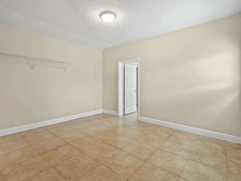 3721 Henry Ave — Photo 16