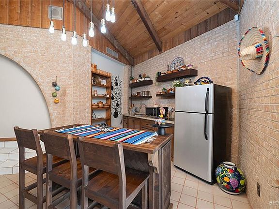 3rd image of 44 N San Julian Rd