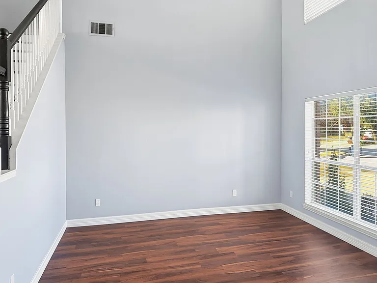 5568 Murton Pl — Photo 3