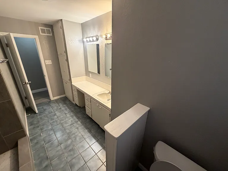 609 S Plains Park Dr — Photo 9