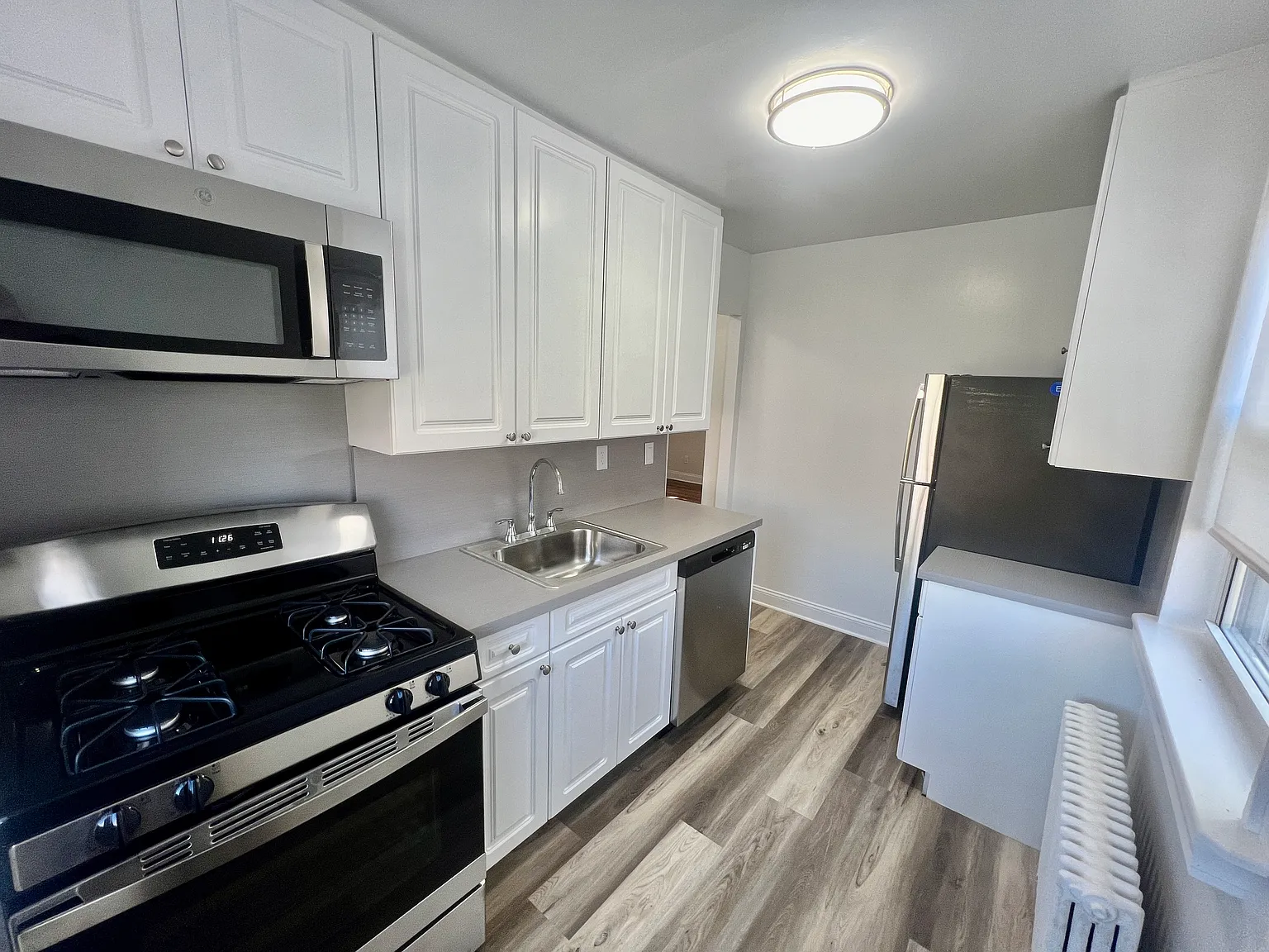 6849 Cloverdale Blvd — Photo 1