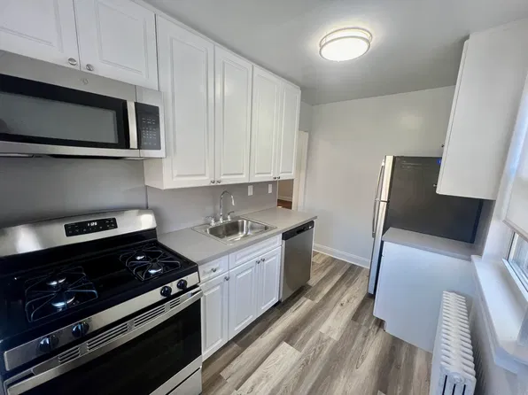 68-49 Cloverdale Blvd, Oakland Gardens, NY