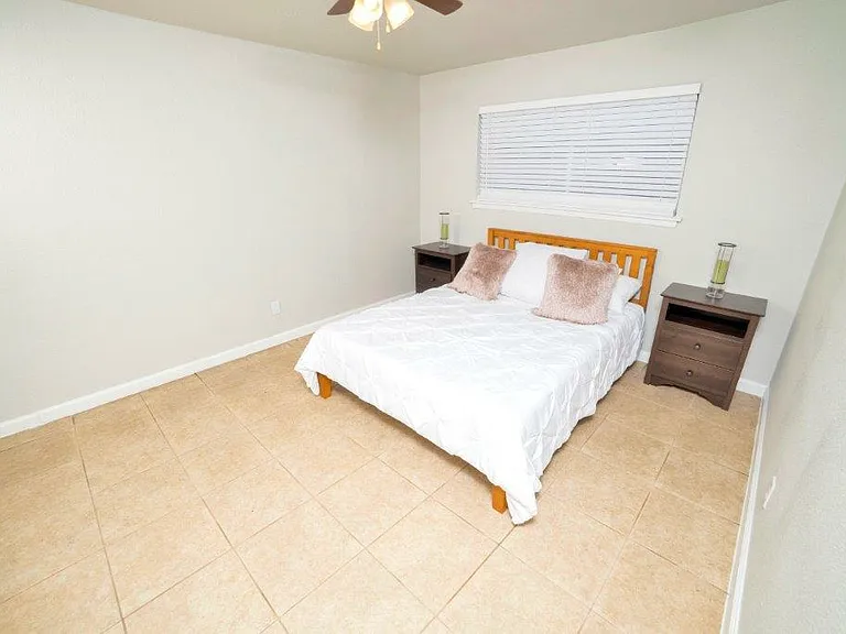 South Point Apartments — Photo 15