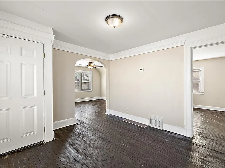 5741 Lakewood St — Photo 17