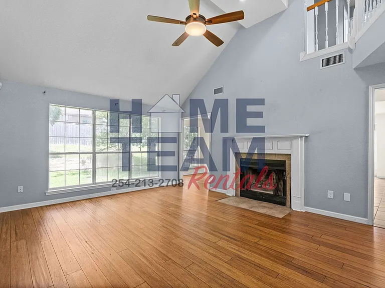 714 Silver Creek Dr — Photo 2