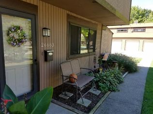 26683 Lake Of The Falls Blvd, Olmsted Falls, OH 44138