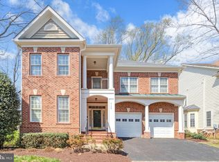 9150 Moonstone Dr, Fairfax, VA 22031