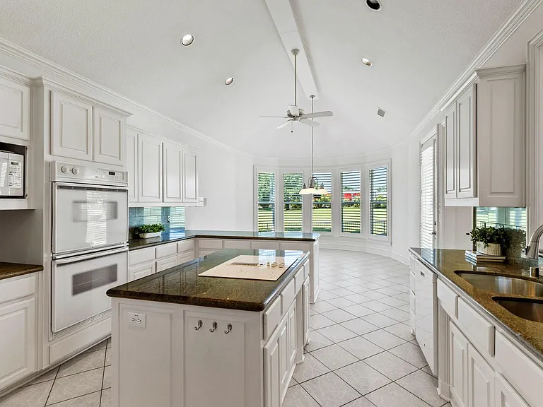 5113 Malvern Dr — Photo 10