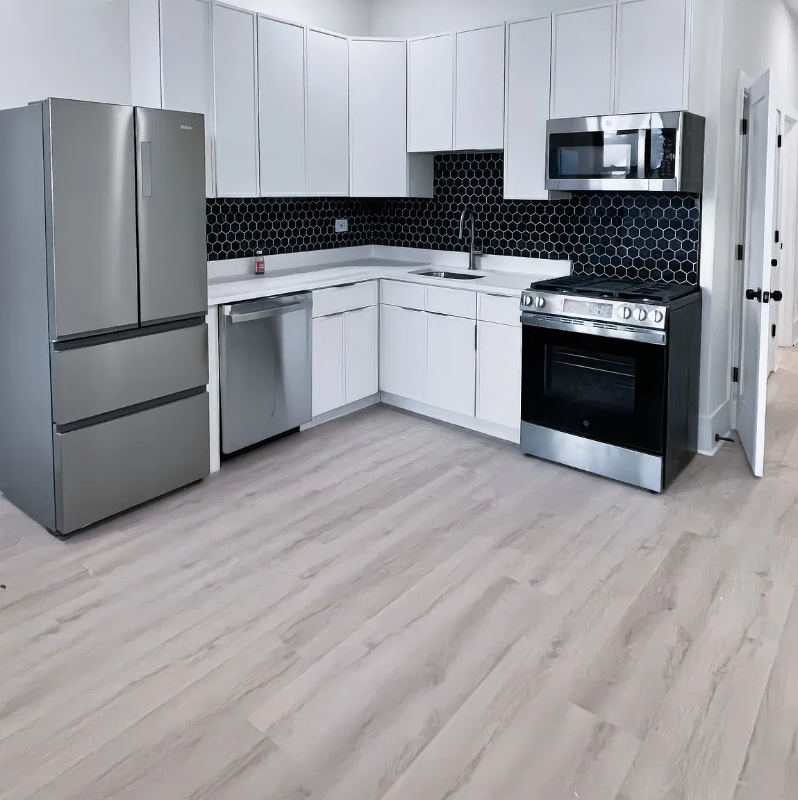 2 bed, $2,266 — Photo 2