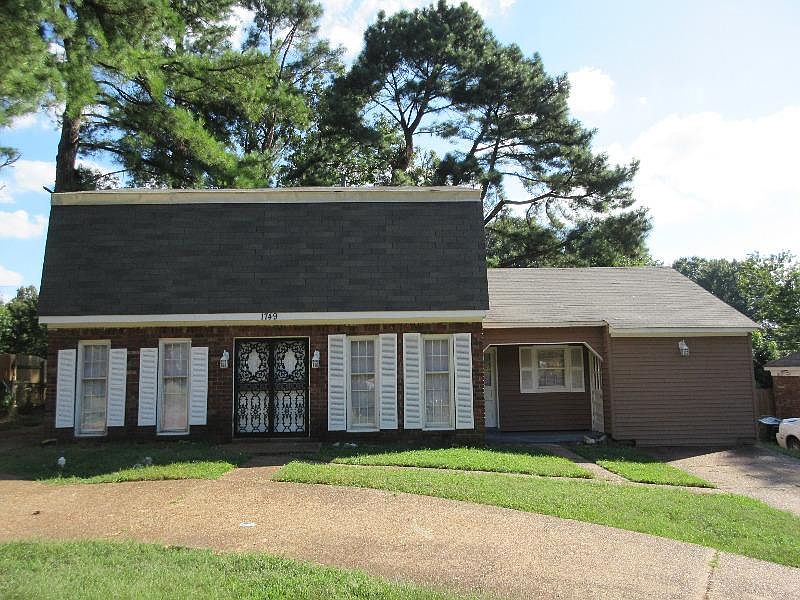 1st image of 1749 Winfield Ave