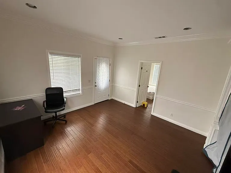 3326 Barnes Ave — Photo 12
