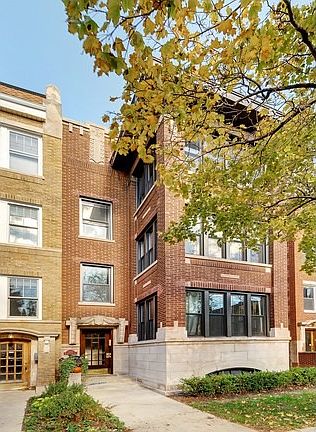 2nd image of 1462 W Balmoral Ave #1G