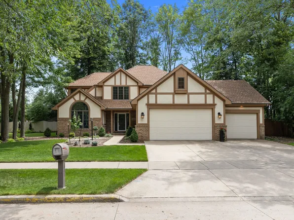 2801 Schaefer Cir, Appleton, WI 54915