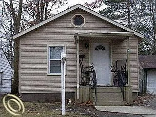 525 Stratford Rd photo 1