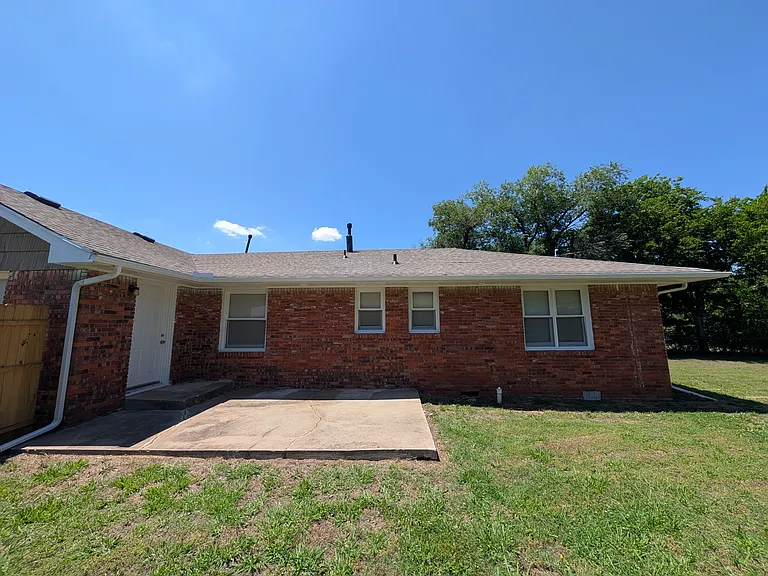 1825 Meyers Pl — Photo 21