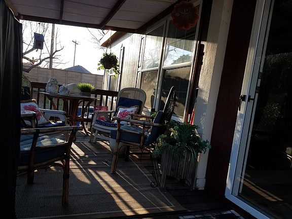 4th image of 28 Lucy Ln