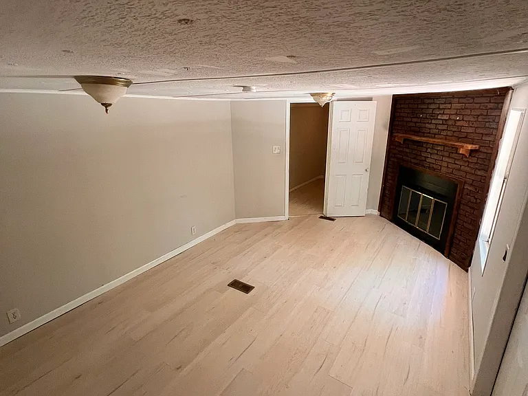 130 Rollingwood Dr — Photo 12
