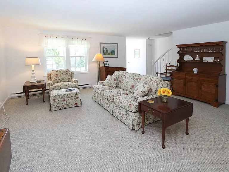 176 Palmer Ave #3 — Photo 4