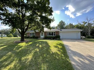 2206 Winchester Dr, Beloit, WI 53511