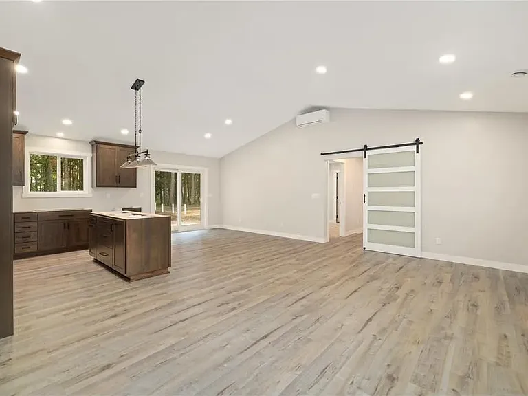 15518 Explorer Cir — Photo 12