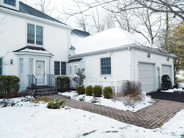 49 Brook Hills Cir, White Plains, NY 10605