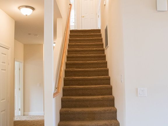 4th image of 67 Pepperwood Ln