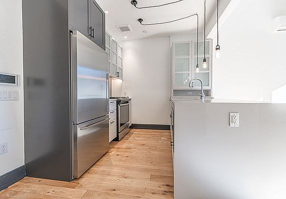 2nd image of 10 Montieth St #672