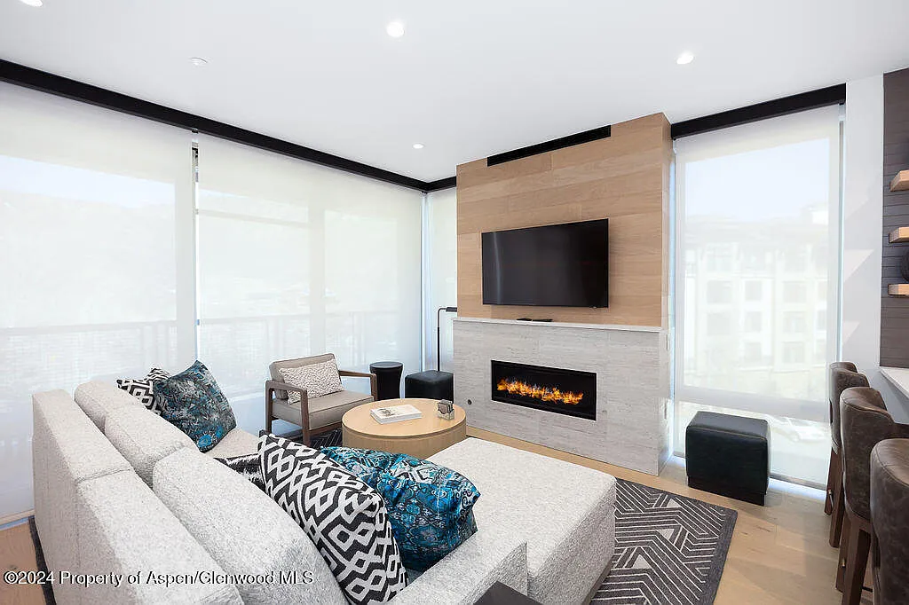 2 bed, 1248 sqft, $45,000 — Photo 3