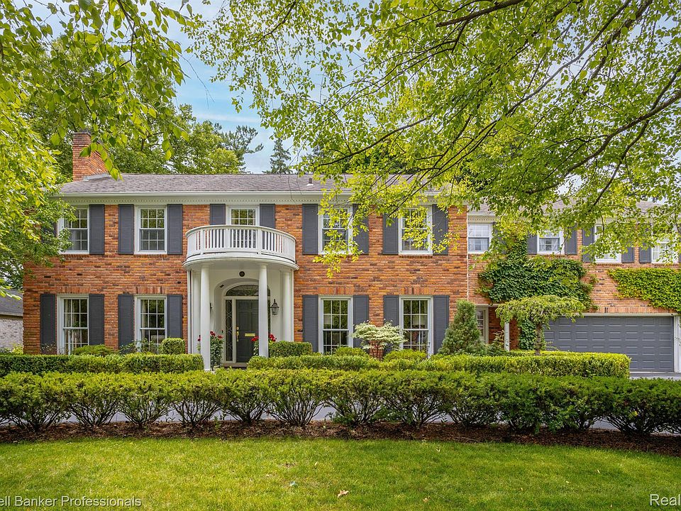 1st image of 15 Carmel Ln