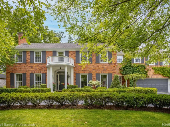 15 Carmel Ln, Grosse Pointe Farms, MI 48236
