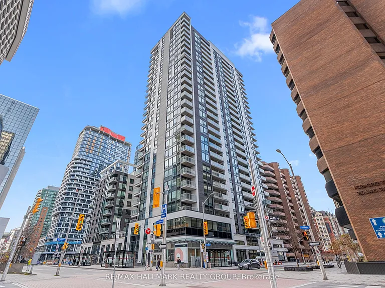 340 Queen St #1403 — Photo 1