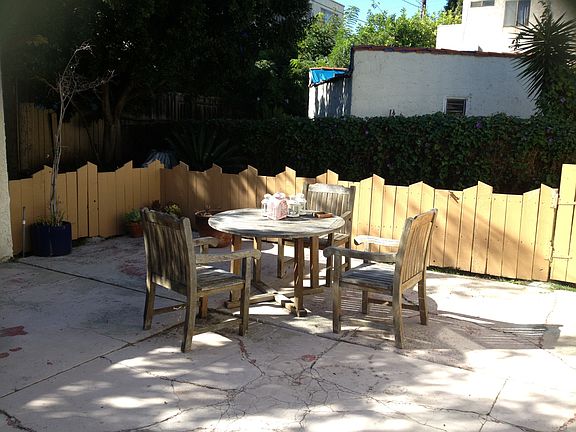 4th image of 843 N Sweetzer Ave