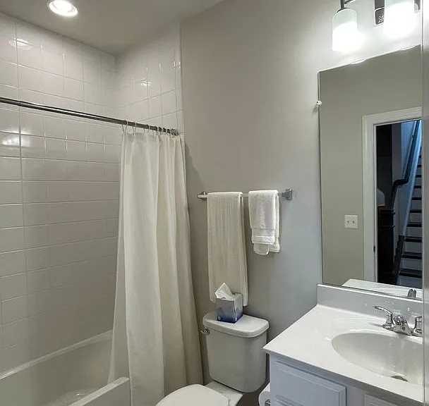 1812 Briscoe Ln — Photo 24