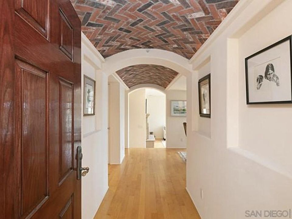 Brick Barrel Vault Entry