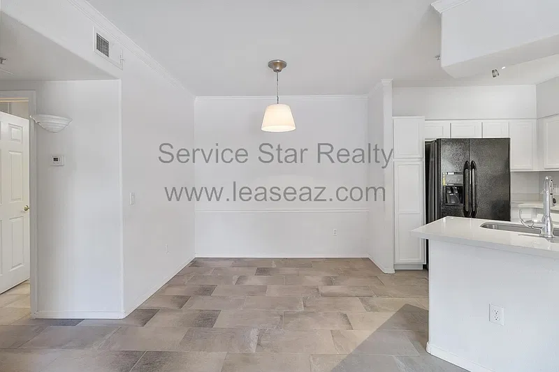 2 bed, 1.0 bath, 924 sqft, $1,649 — Photo 4