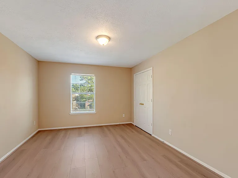 914 Chapwood Ct — Photo 13