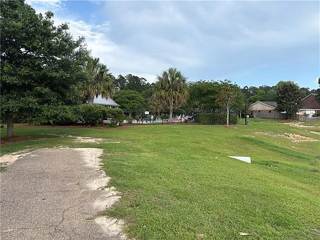 700 Lakeview Ln — Photo 9
