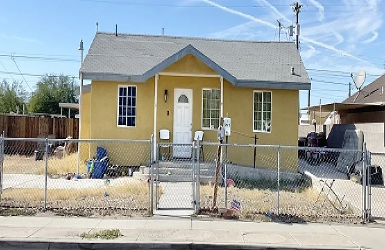 2152 S Maple Ave #B — Photo 1