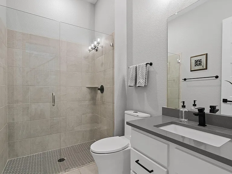 209 Northcrest Dr #1 ACRE — Photo 24
