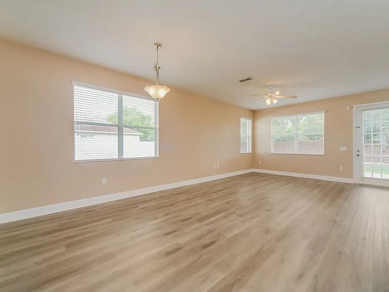 2057 Bearing Ln — Photo 6
