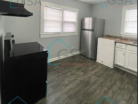 4th image of 138 Mason St #A