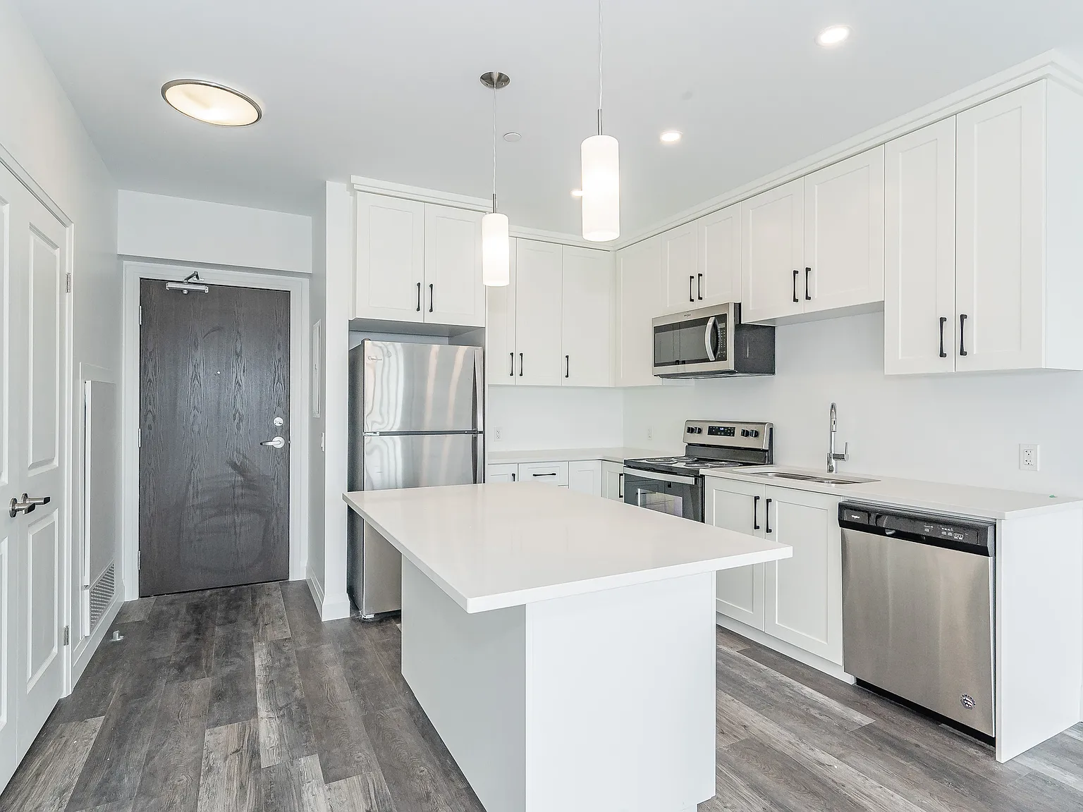 332 Gosling Gardens 505 — Photo 3