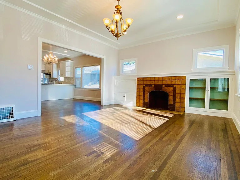 2488 Havenscourt Blvd — Photo 3