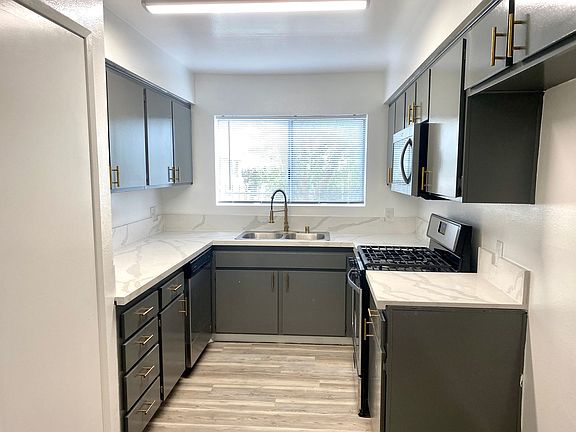 3rd image of 11425 Tiara St #1