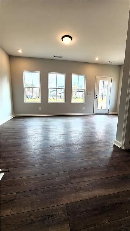3 bed, 3.5 bath, $2,300 — Photo 4
