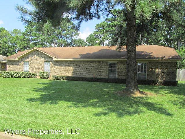 1st image of 2108A Oak Hollow St