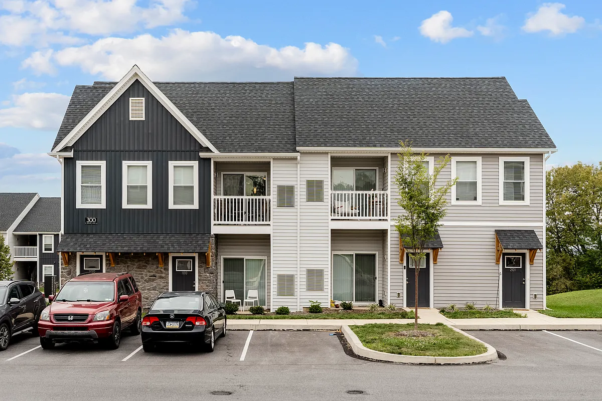 Building Photo - The Reserve at Willow Ridge