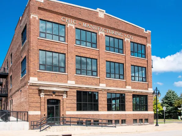 1001 SW Adams St #206, Peoria, IL 61602