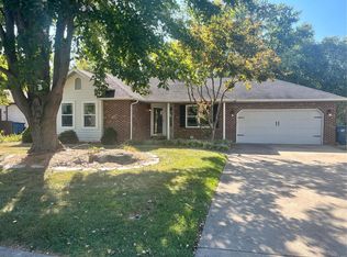 11 Dunlap Cove Dr, Edwardsville, IL