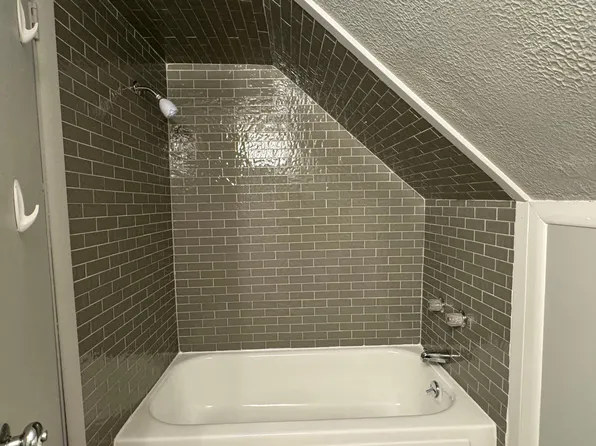418 Greenwood St #7, Ishpeming, MI 49849